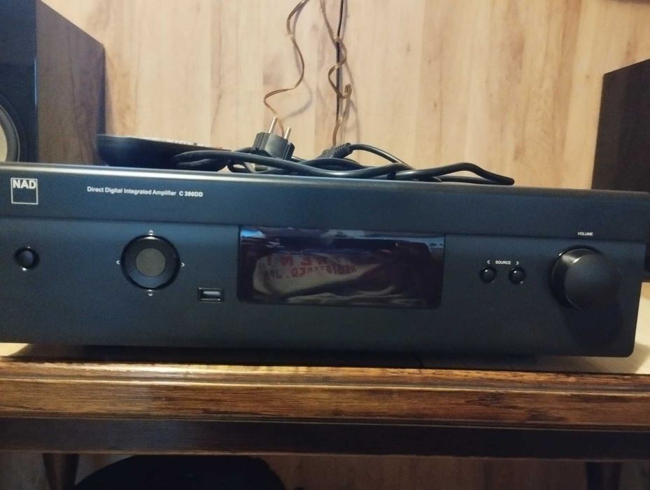 Wzmacniacz stereo NAD C390DD