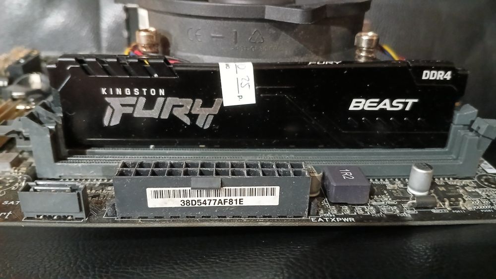 Материнська плата Asus