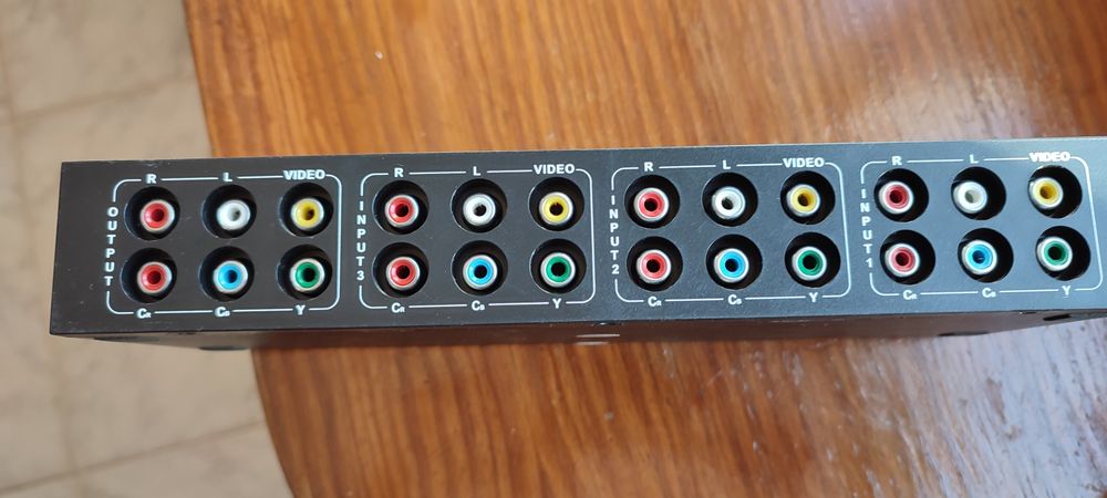 Novo preço - Comutador/Kvm Switch Componente  (audio video)