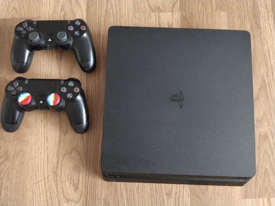 PlayStation 4 PS4 Slim 1TB 2pady gry