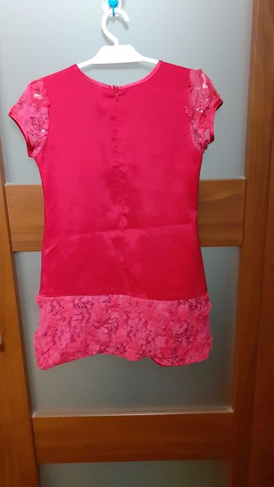 Sukienka satynowa czerwona rozm 104