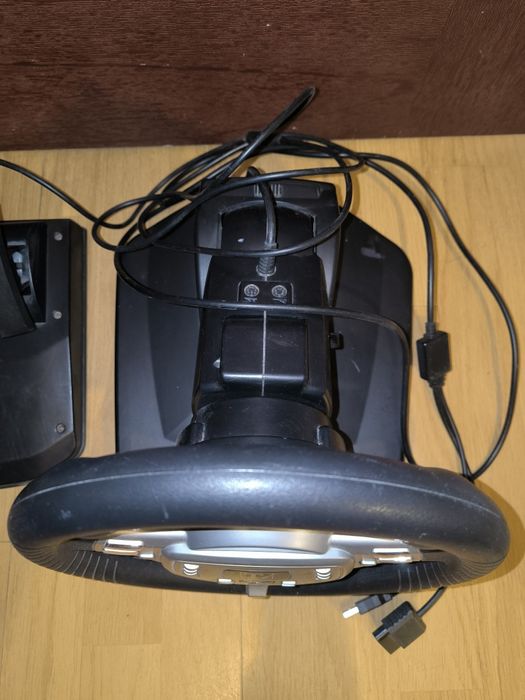 Kierownica COMPRESSOR SUPREME 3.1 HY-822 PC/PS2/PS1 RETRO Pedały Wibr