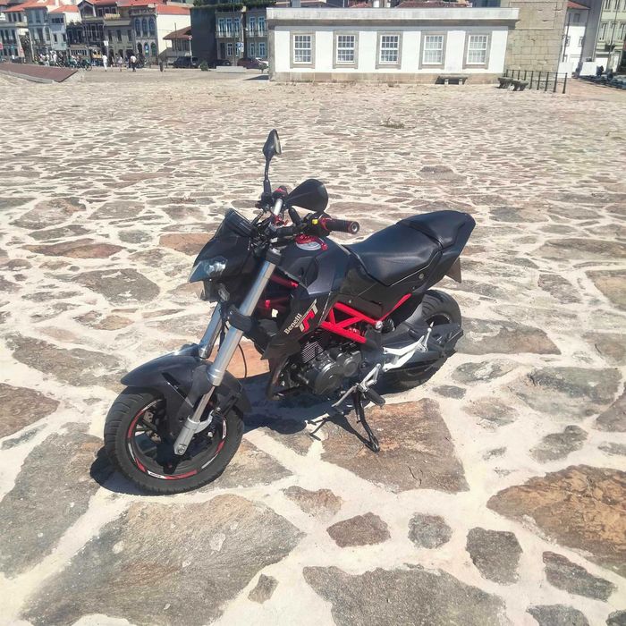 Mota Benelli 125 TNT