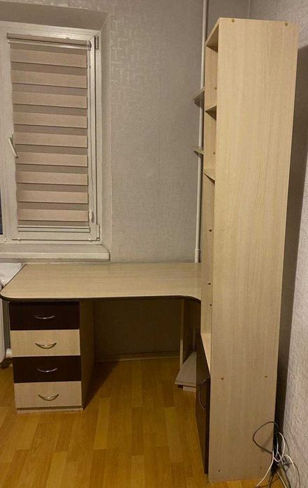 Стіл з пеналом б/у