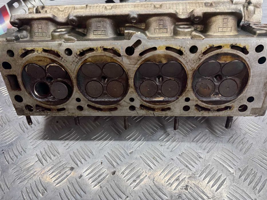 Головка блока цилиндров  ГБЦ Opel 2.0 16V X20XEV 90400173