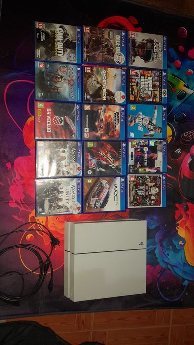 Vendo ps4 slim como nova pouco uso.como se  vê nas  fotos mais infor