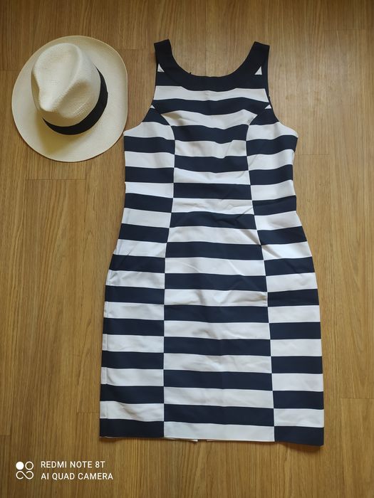 Интересное стрейчовое платье