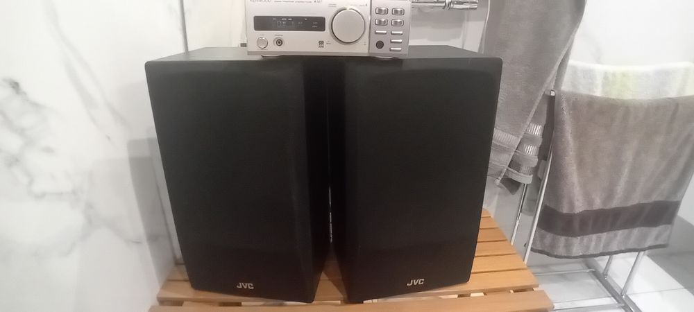 Amplituner Kenwood R-SE7 z pilotem i kolumnami