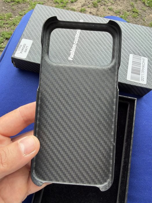 Чохол iphone 17 pro max кований карбон