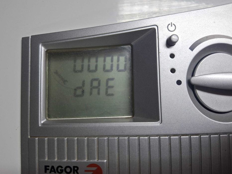 Esquentador Fagor Compact Plus Electronic - com avaria