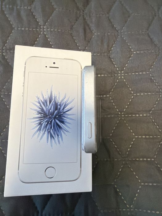 iPhone SE 32GB Silver Model A1723 sprawny bez simlocka nowa bateria