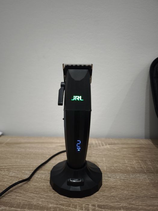 Máquina de corta cabelo  JRL