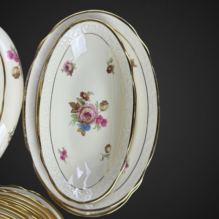 Serwis obiadowy dla 12 os. Kjøbenhavns KPM Dania Maleri ivory B41/8204