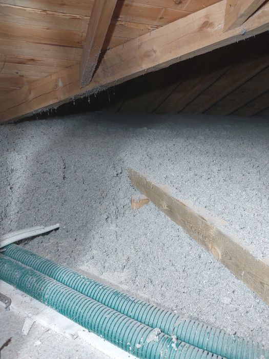 Ocieplanie, docieplanie celulozą, naprawy izolacji poddaszy