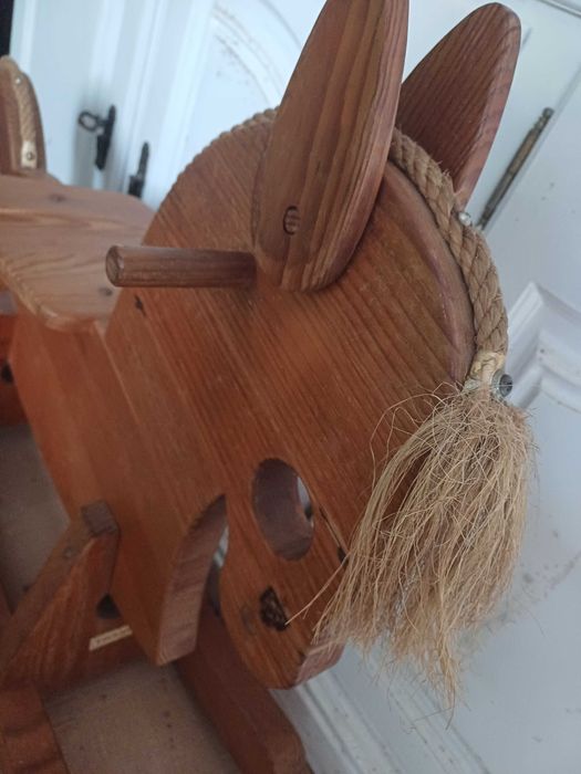 Cavalinho de madeira trama