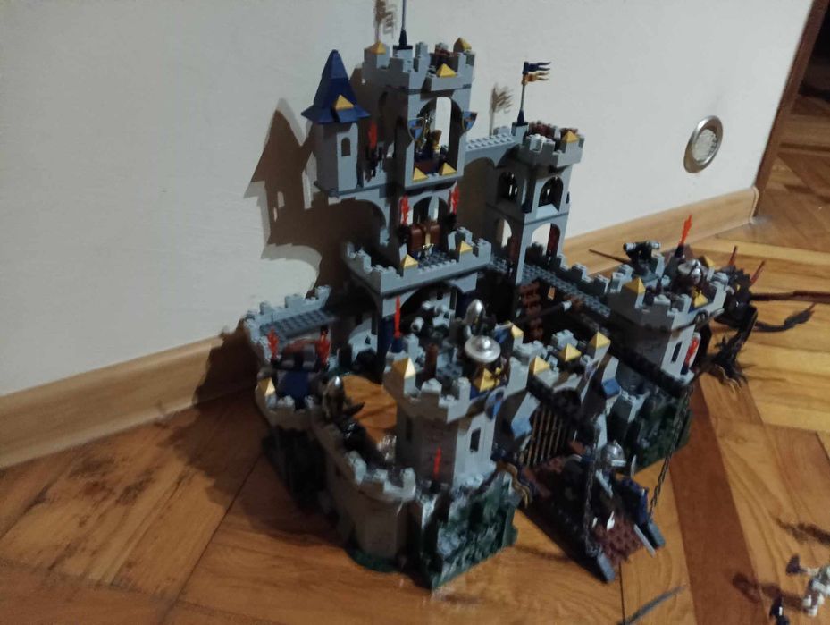 LEGO castle zamek 7094 smok rycerze kościotrupy