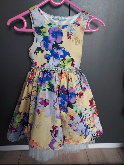 Prześliczna sukienka dla małej księżniczki