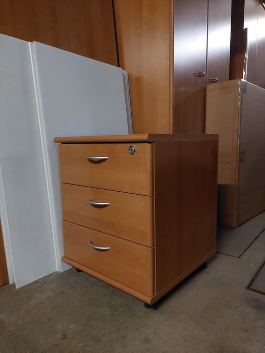 Módulo de gavetas de madeira para secretária