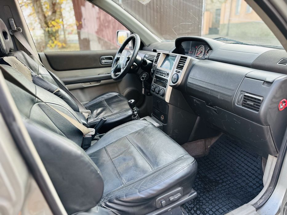 Продам Nissan X-Trail 2.2 дизель на боевом ходу !