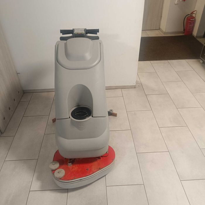Szorowarka /maszyna czyszcząca Comac /Ekolab Abila 52B