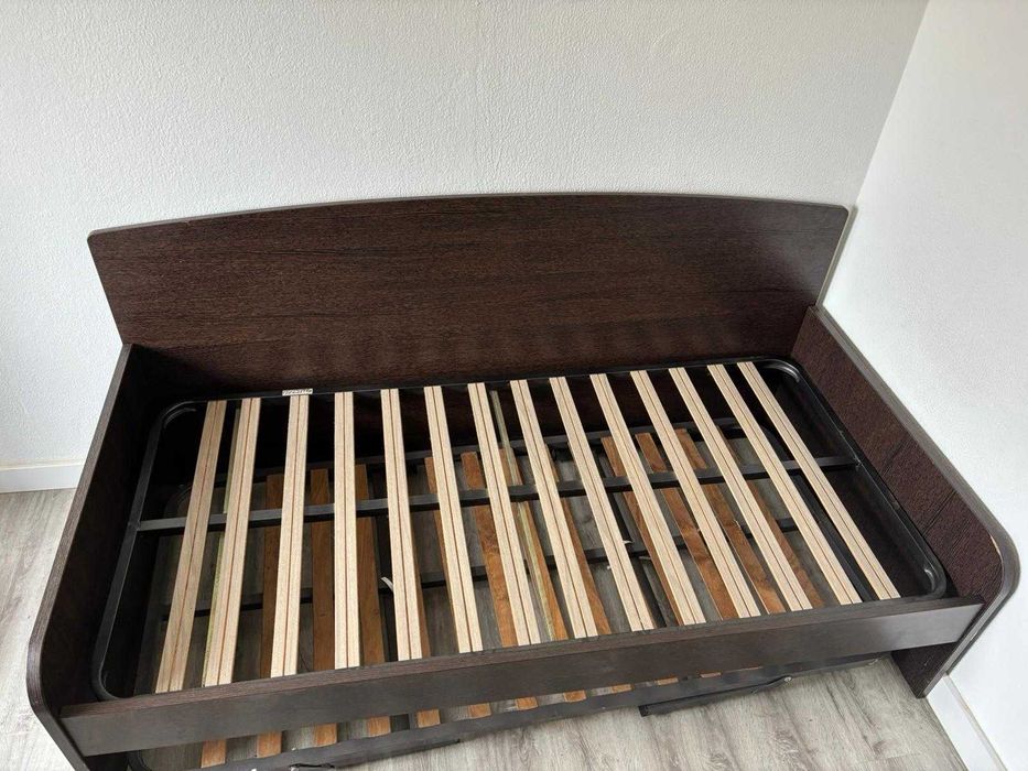 Vende-se estúdio / cama de solteiro transformável em cama de casal