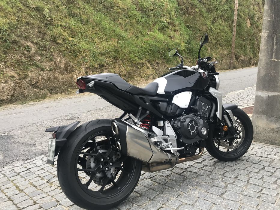 Honda c1000r neo sport cafe