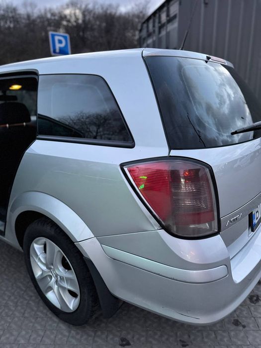 Опель астра н 2013 рік 1.6 газ/бензин