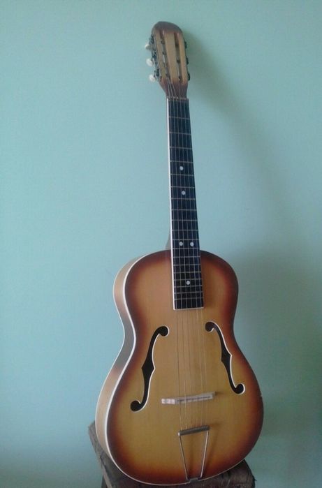 Гитара акустическая