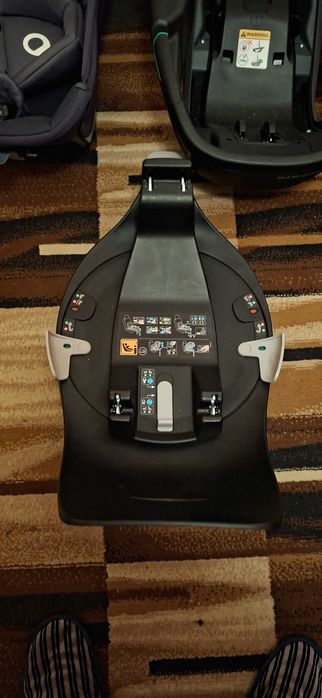 fotelik Maxi-Cosi Coral 360 i bazą Familyfix 360