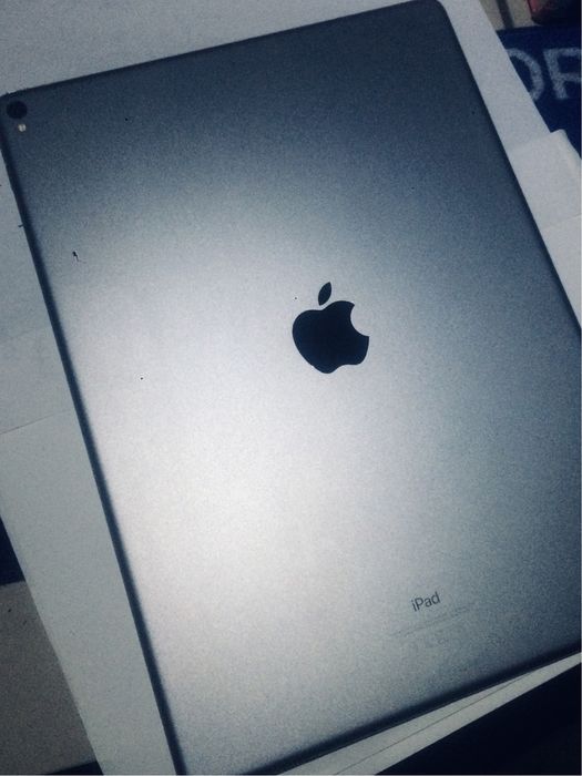 Apple iPad Pro 64GB 12.9” 2nd Generation
