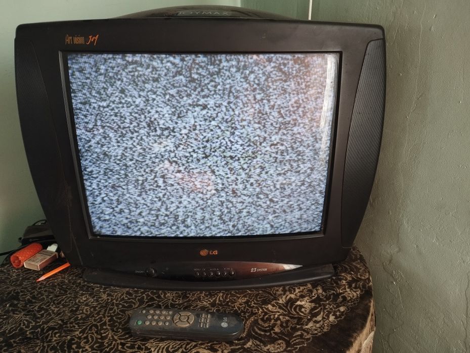 Телевизор LG в хорошем состоянии