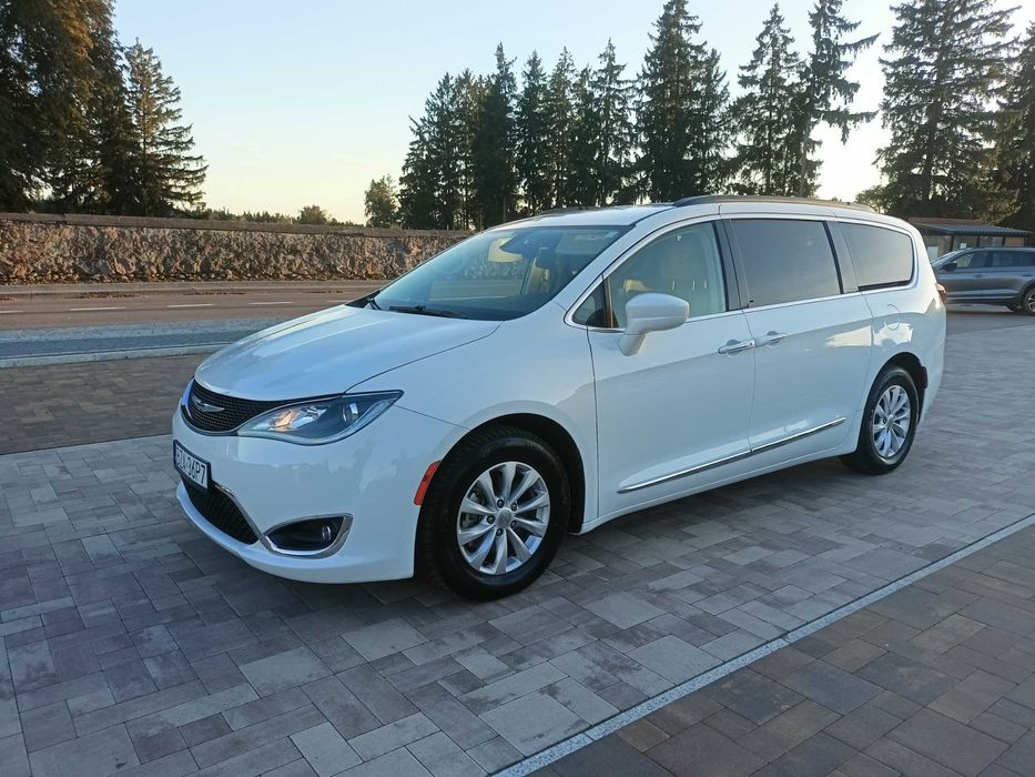 Chrysler Pacifica 8 Osobowa