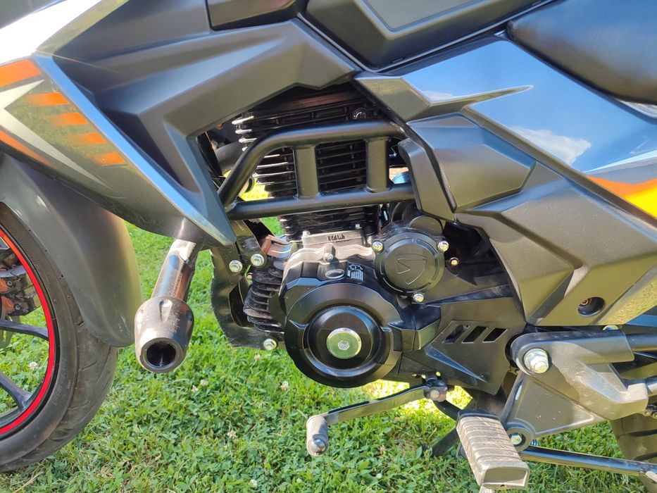 Продам мотоцикл Spark  250 кубів 2025 року.