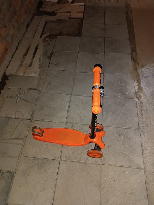 Самокат дитячий продам
