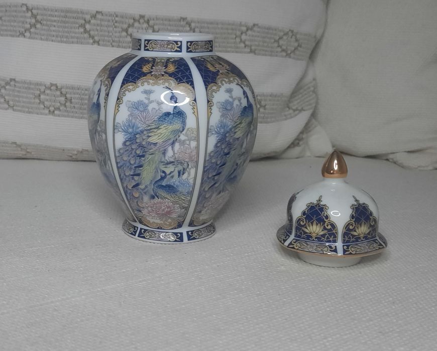 Pote em porcelana Imari antigo