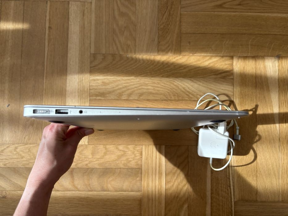 Sprawny MacBook Air 13 - 2017 +  oryg. ładowarka