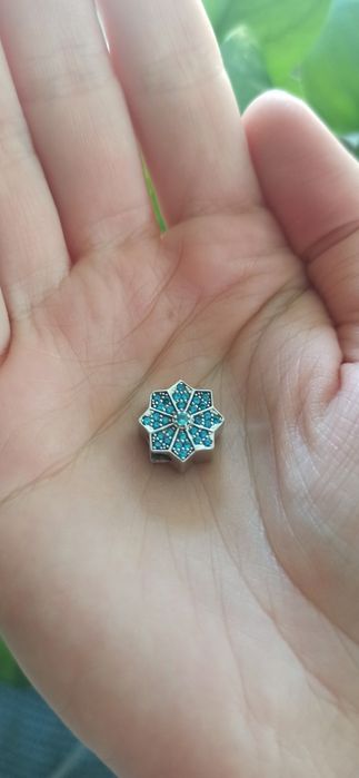 Срібна намистина - шарм з блакитним цирконієм від КЮЗ. Вага 3,32 г