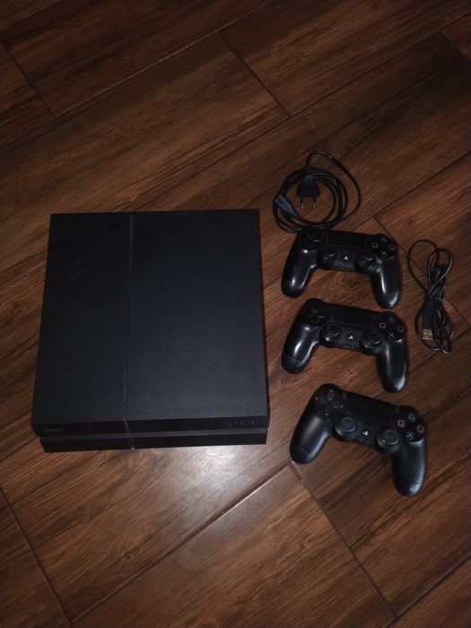 Ps4 1tb + cabo corrente + 3 comandos + cabo carreg. comandos
