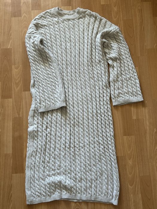 Вʼязана сукня тепла