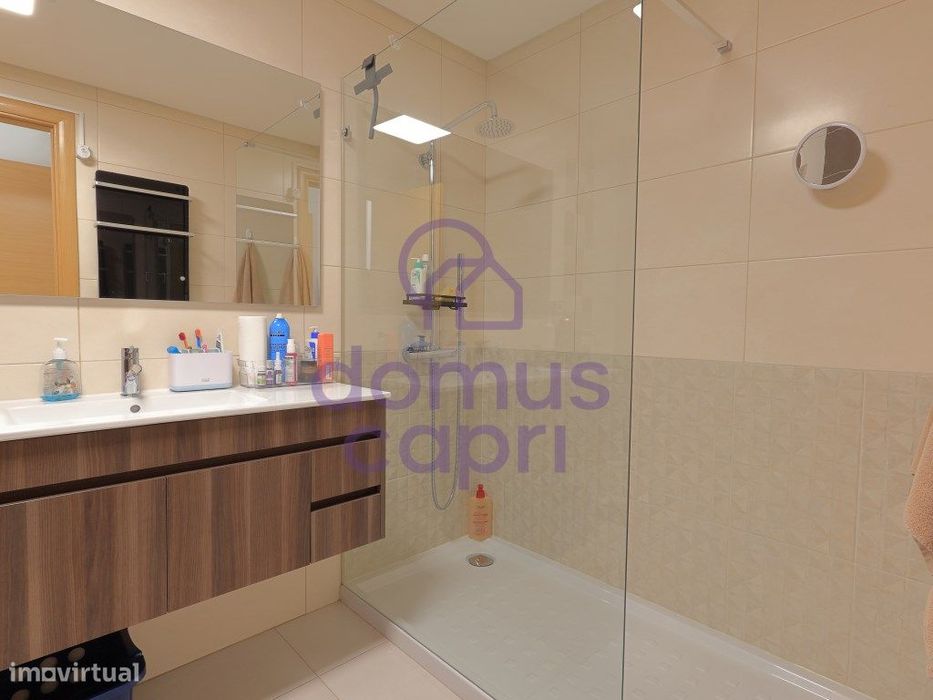 Apartamento T3 com Estacionamento em Faro -
