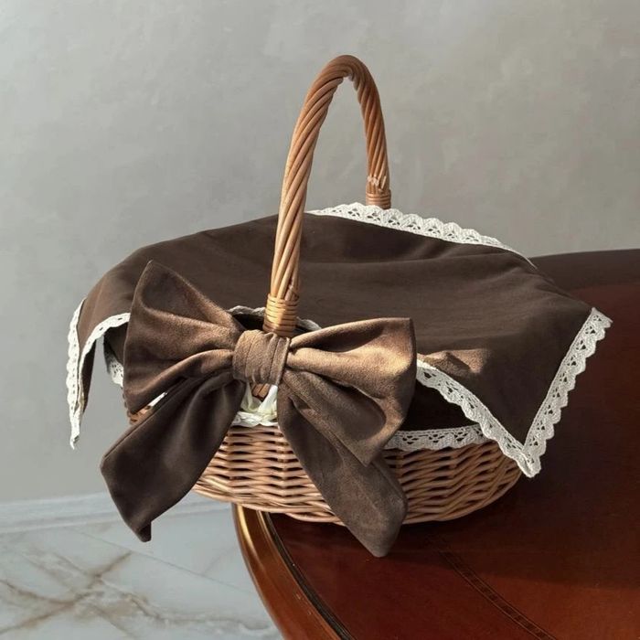 Кошик "Хінська" з чохлом полотенцем і бантом 34×29×14 см з лози