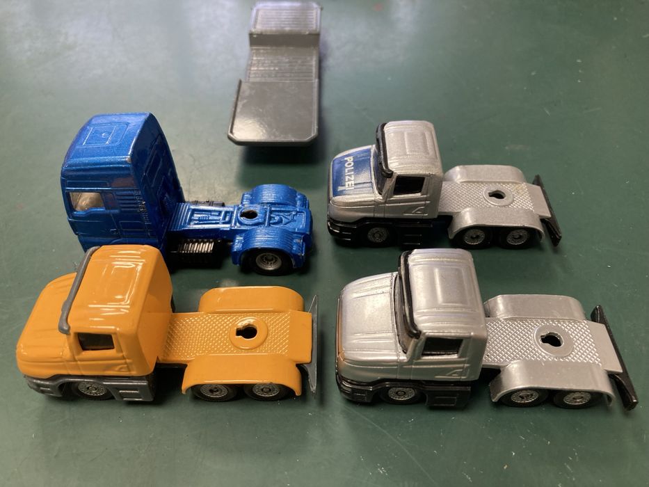 Lote 4 miniaturas Siku camiões