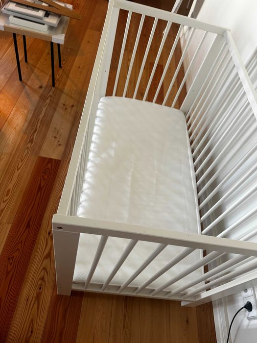 Cama de bébé ikea GULLIVER + Colchão + Barra de segurança