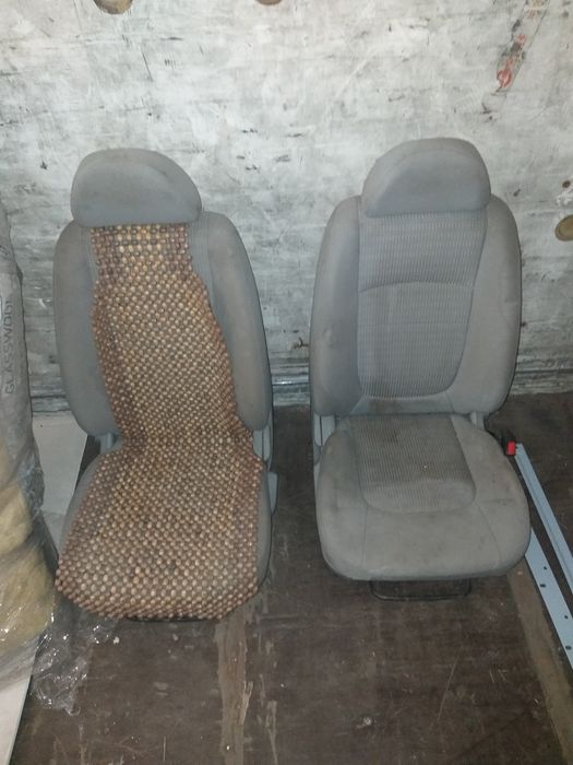 Продам передние сидушки с иномарки