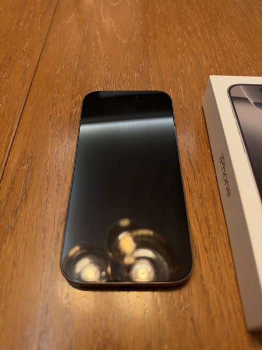 iPhone 16 Pro Natural Titanium, 256GB + kabel USB C wraz z oryginalnym opakowaniem