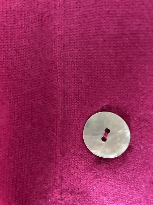 Kaszmirowy, fuksjowy sweterek firmy Madeleine