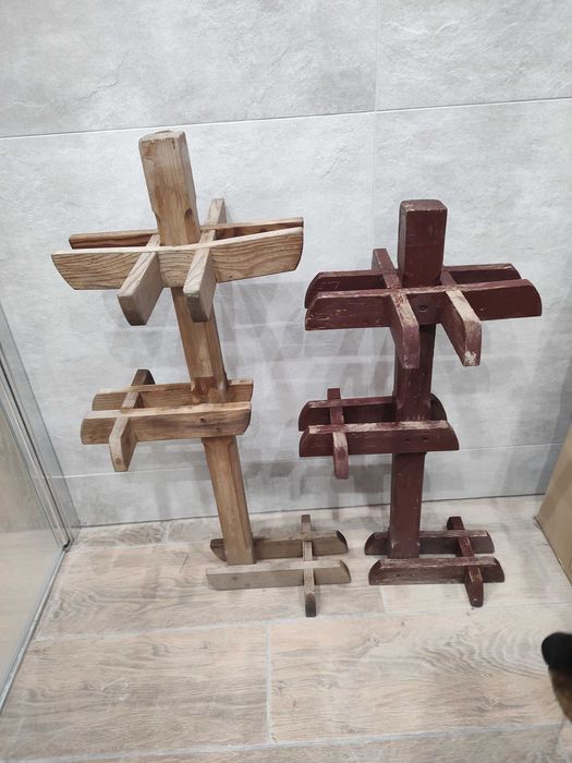 Starodawny drewniany kwietnik dwie sztuki akcesoria rzeczy prl