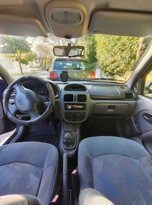 Renault Clio 1999 – Gasolina – Barato – Oeiras – Bom estado gera