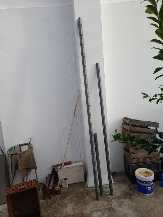 Estantes modulares metálicas