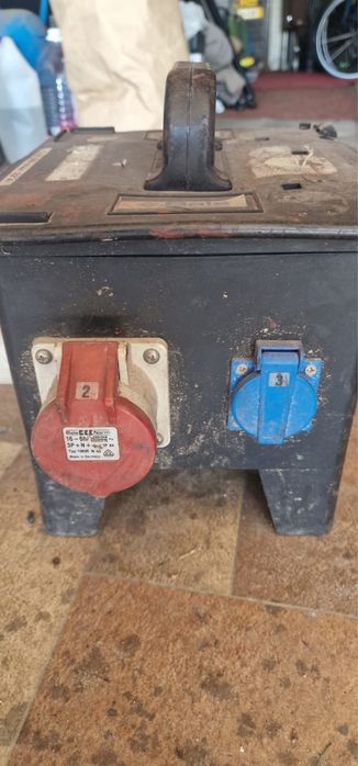 Rozdzielnia Rozdzielnica budowlana Rozgałęźnik 220V 380V Rozdzielacz